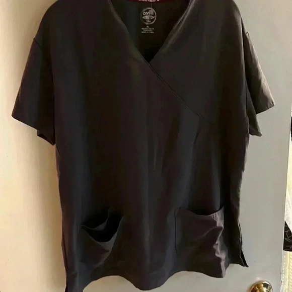 Divine Stretch 💙Gray Scrub Top Size XL - Picture 1 of 4